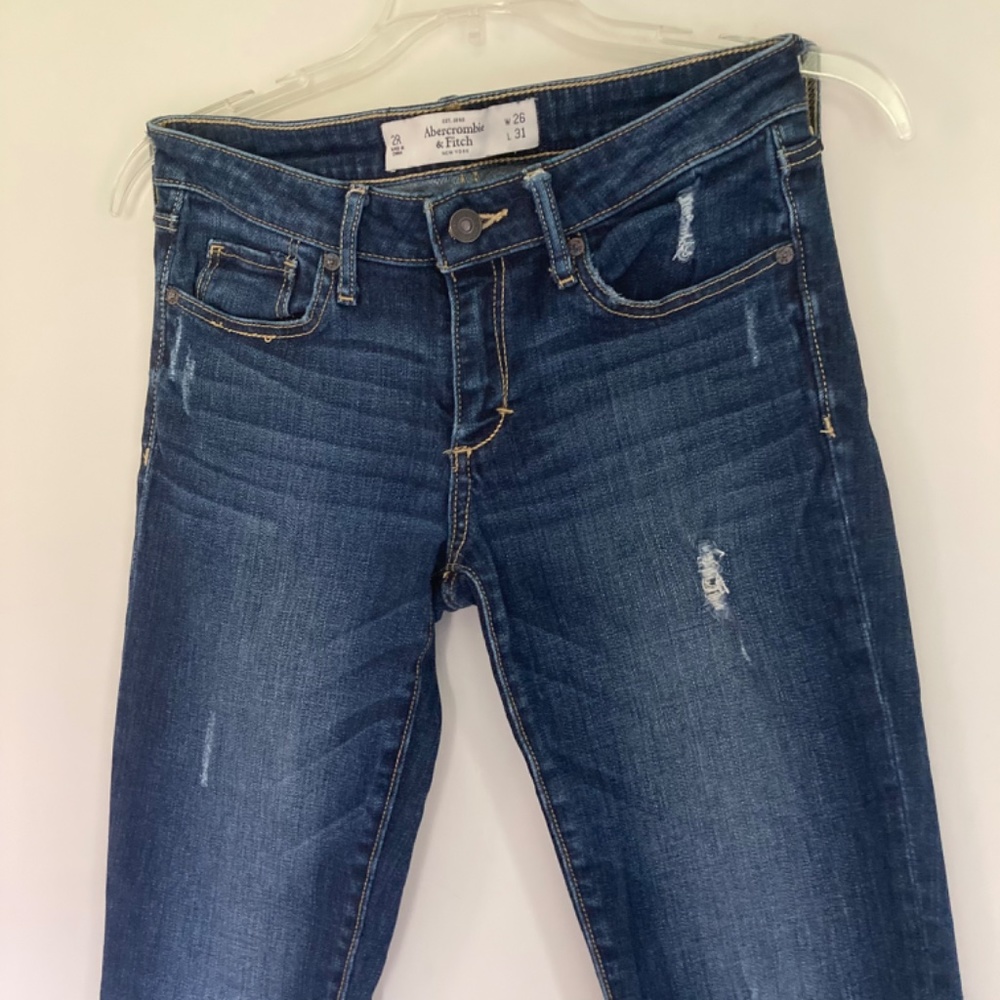 The A&F Super Skinny Jean, Med/Dark Wash 026, Sz 2R W26 L31 EUC - Picture 5 of 8